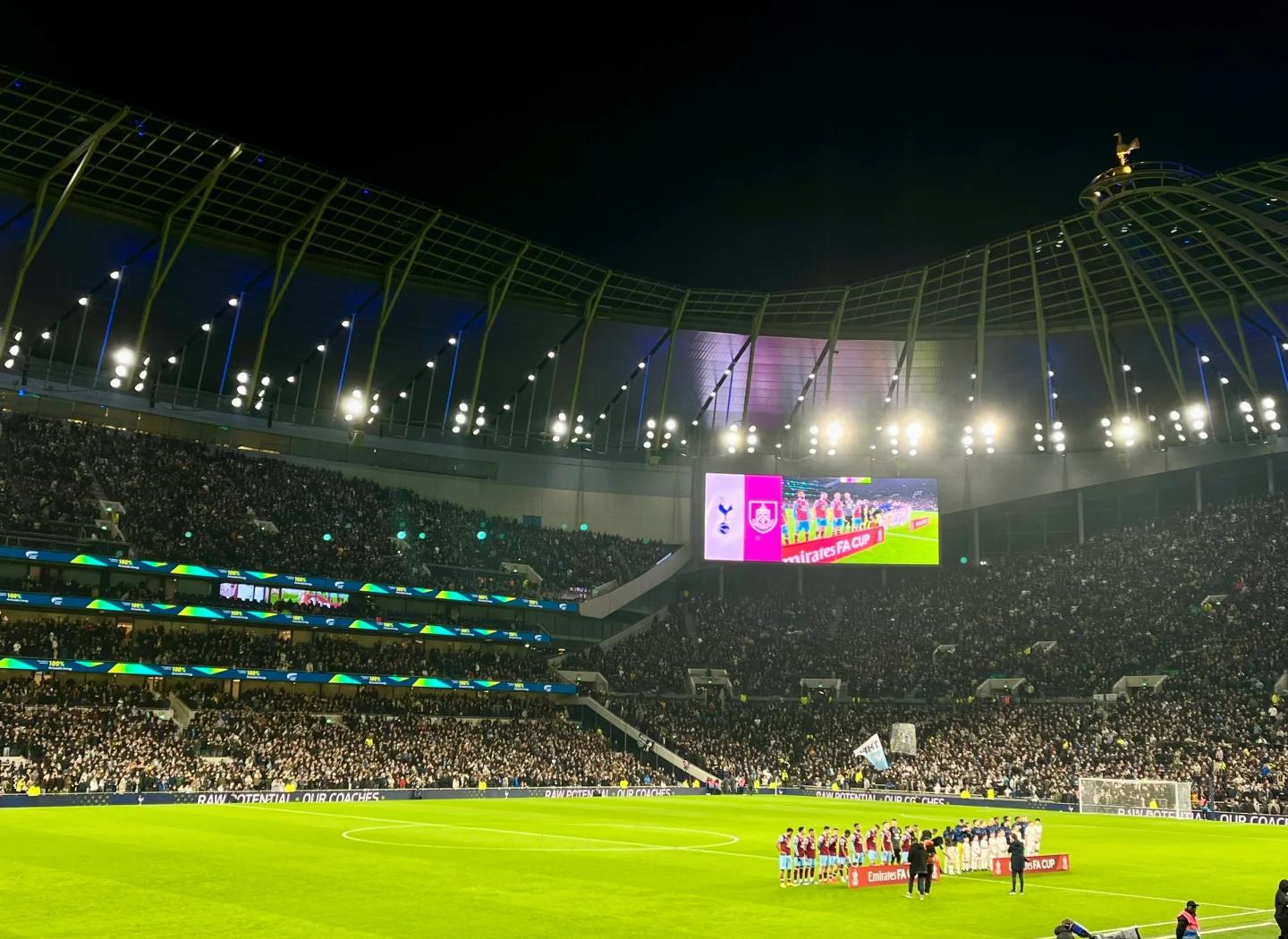 爱游戏app-热刺客场扳平比分，主场大胜伯恩利