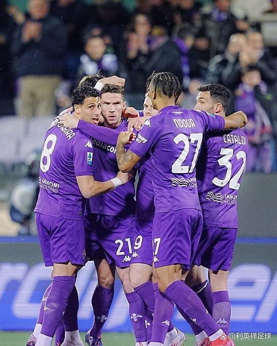 佛罗伦萨紧追前三,欧冠名额竞争激烈 佛罗伦萨紧追前三,欧冠名额竞争激烈