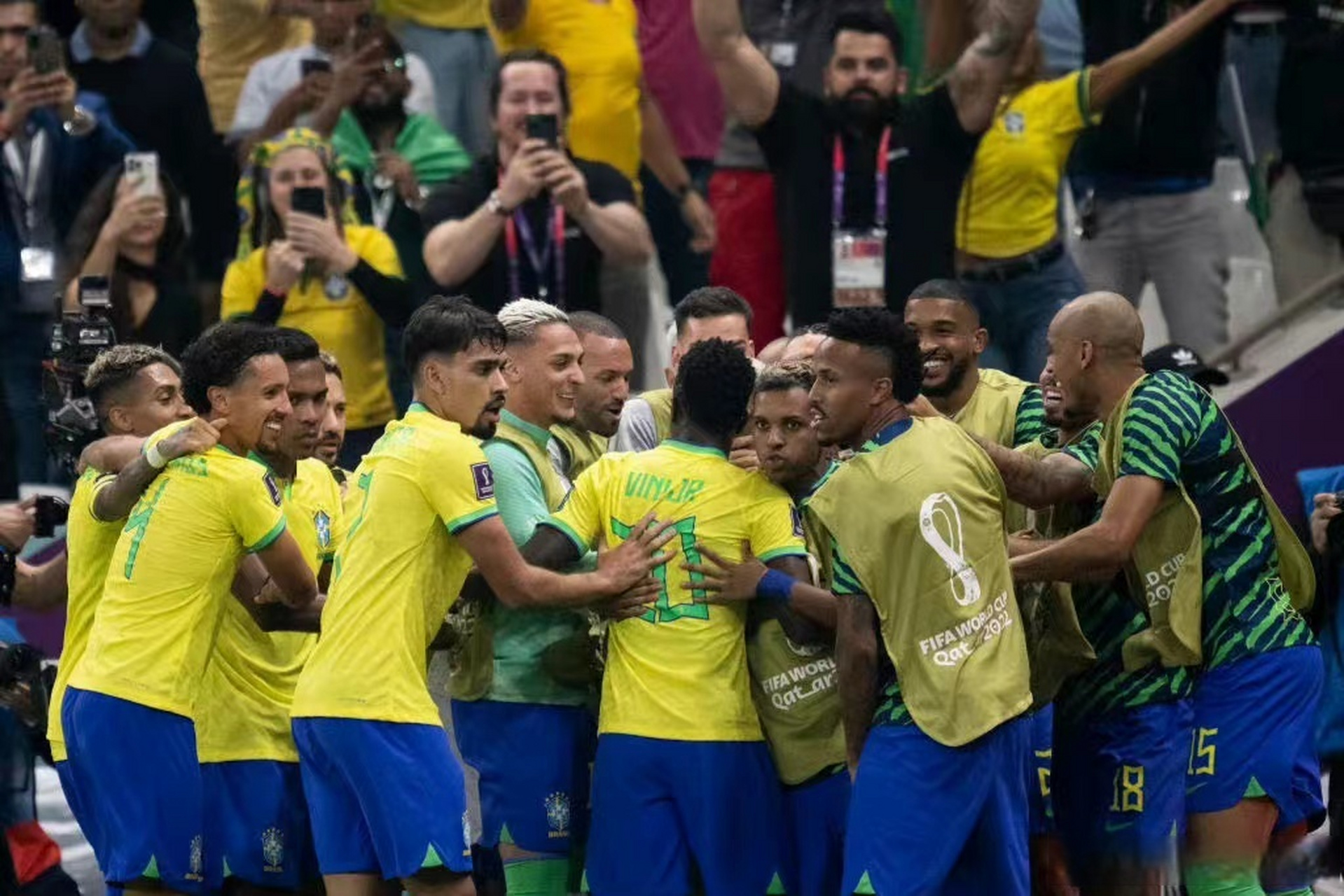 包含南非杯赛冠军悬念解开,加纳力克喀麦隆登顶舞台的词条 包含南非杯赛冠军悬念解开,加纳力克喀麦隆登顶舞台的词条