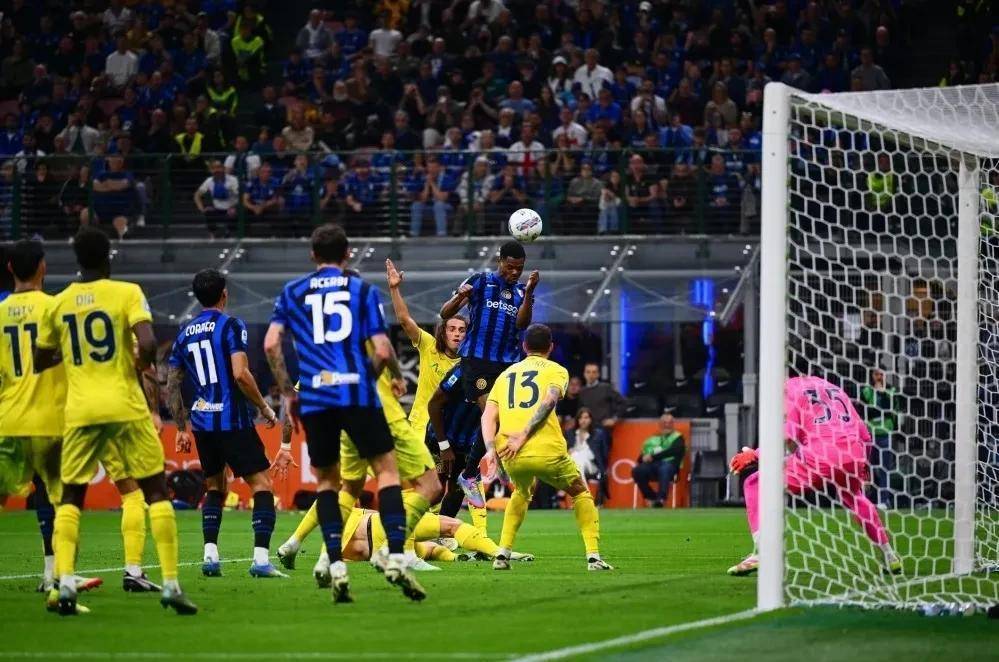 包含那不勒斯主帅遭遇困境，球队处于近场胜利荒的词条