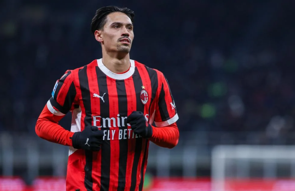 关于AC米兰中场球员表现出色获赞誉的信息