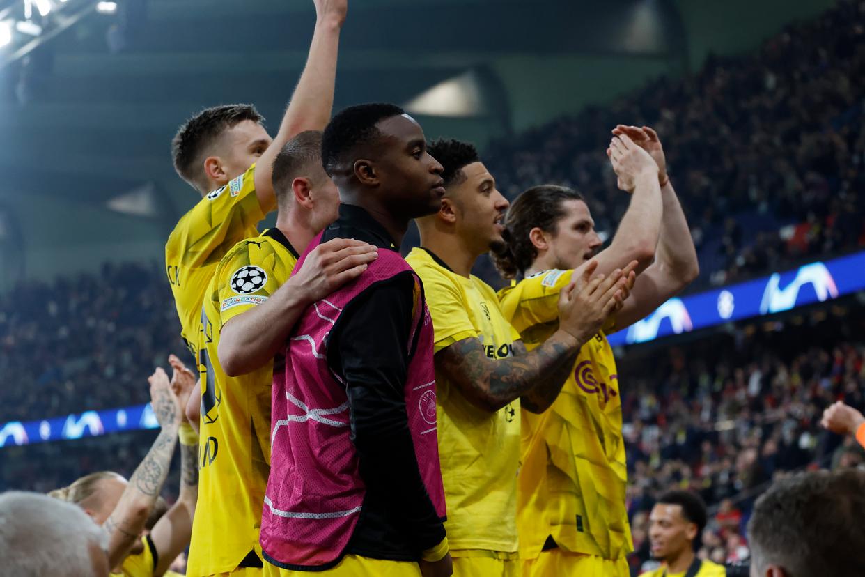 爱游戏官方登录入口-多特蒙德队战胜对手夺得比赛胜利