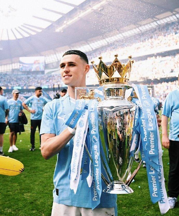 爱游戏官方入口-曼城中场出色发挥，助力英超卫冕梦想的简单介绍