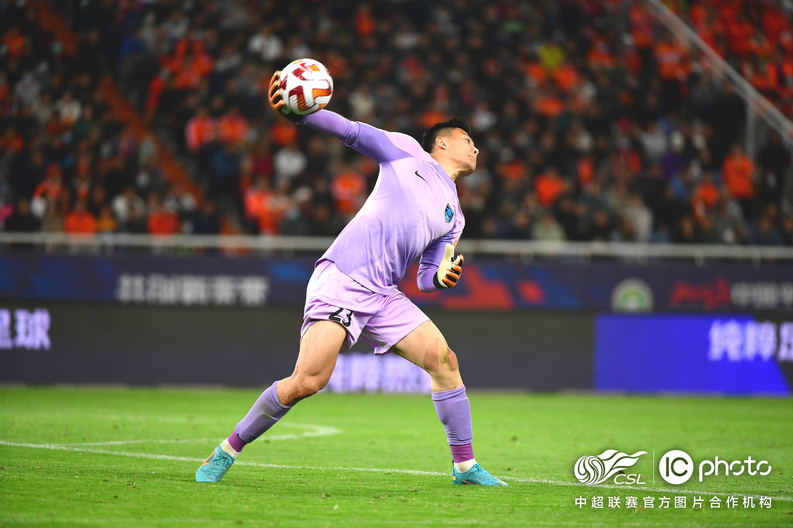 老妇人客场战平蓝鹰,积分榜领先优势缩小 老妇人客场战平蓝鹰,积分榜领先优势缩小