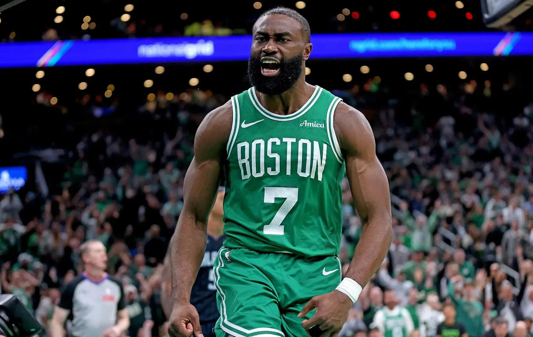 爱游戏登录入口-凯尔特人球员布朗率队取胜，发挥领袖魅力