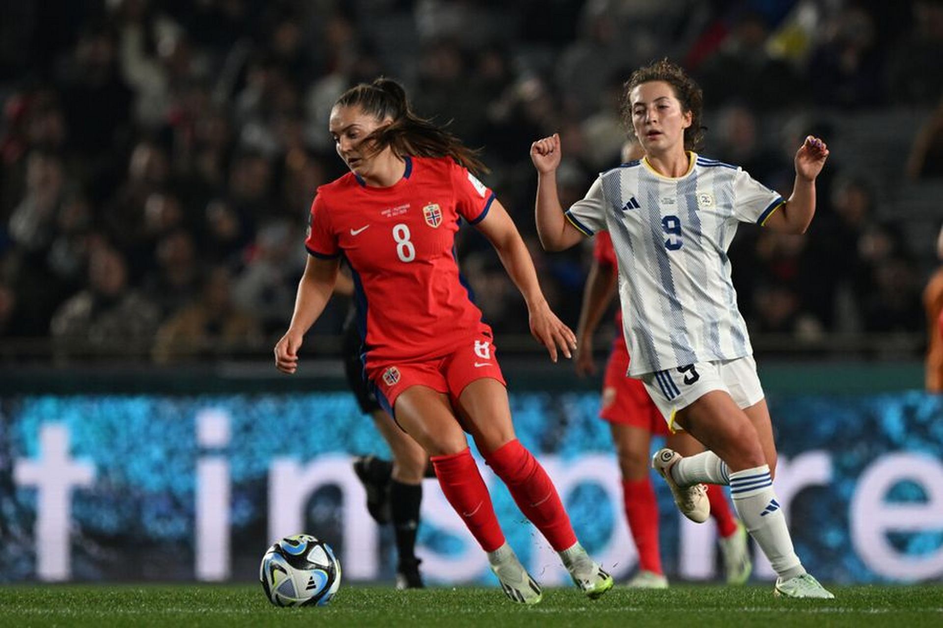 挪威女足继续积分排名第一，领跑联赛