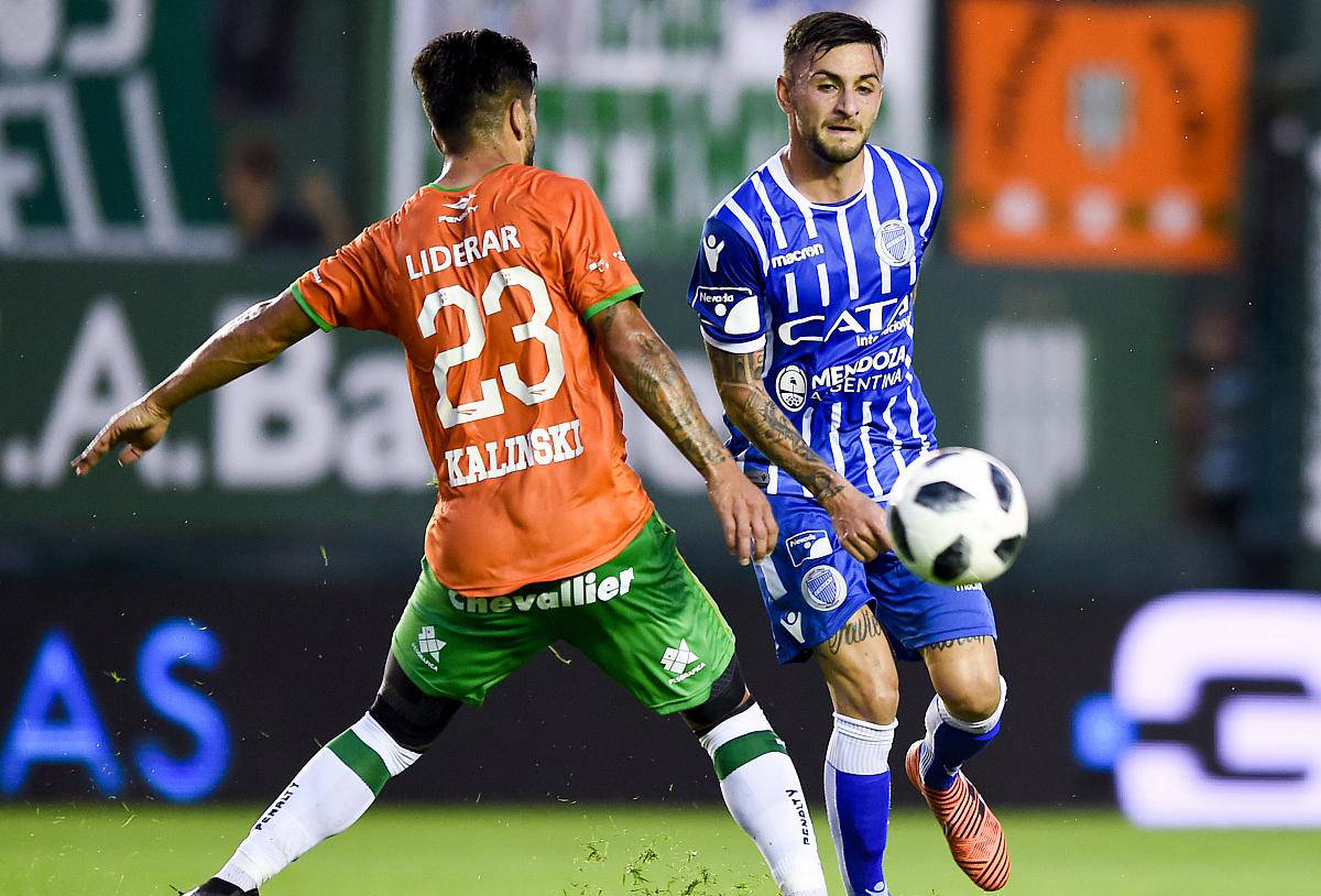 关于阿贾克斯悉尼亚大胜，荷兰豪门晋级欧洲的信息