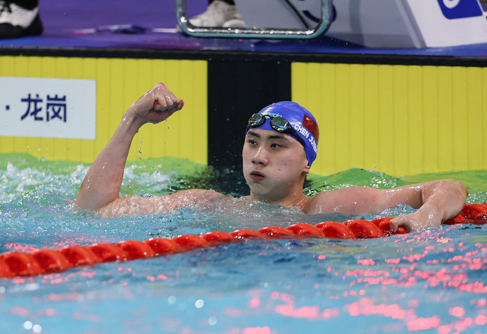 游泳男子200米蝶泳中国选手斩获银牌，实现突破的简单介绍
